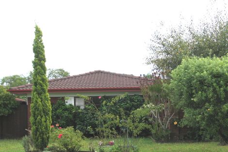 Photo of property in 1 Papatahi Place, Henderson, Auckland, 0610