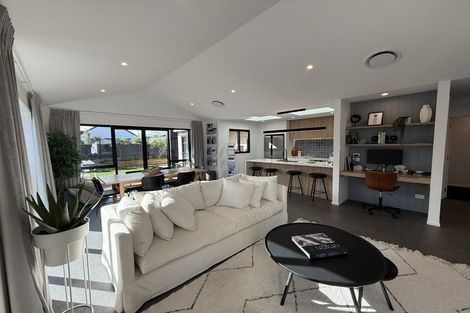 Photo of property in 23 Finstock Way, Rolleston, 7614