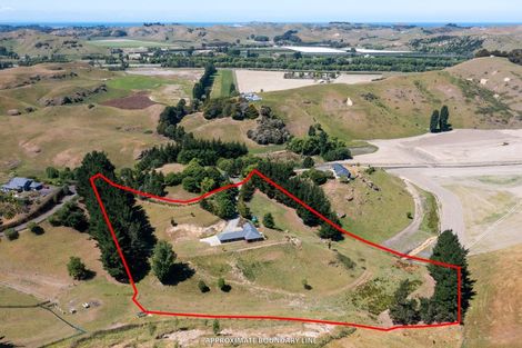 Photo of property in 690 Swamp Road, Puketapu, Napier, 4183