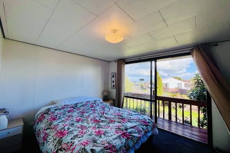 Photo of property in 5 Kopara Place, Clendon Park, Auckland, 2103