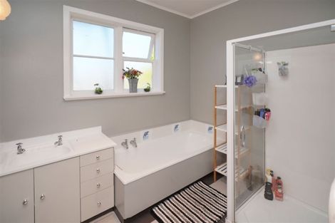 Photo of property in 2 Reeves Street, Cheviot, 7310