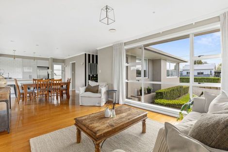 Photo of property in 71 Grey Street, Cambridge, 3434