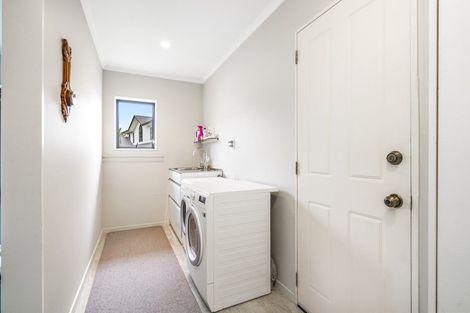 Photo of property in 11 Sunset Close, Western Heights, Hamilton, 3200