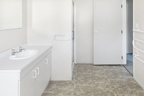 Photo of property in 2/1110 Bank Street, Te Awamutu, 3800