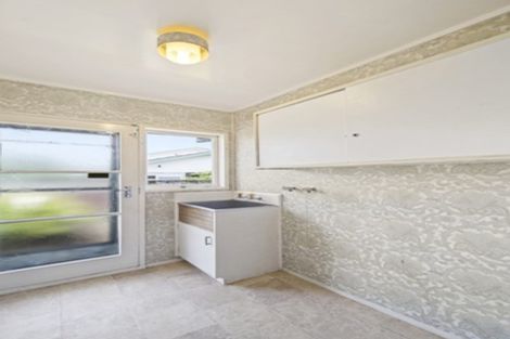 Photo of property in 2/52 Galsworthy Place, Bucklands Beach, Auckland, 2014