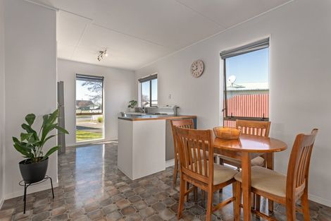 Photo of property in 28 Acacia Street, Kelvin Grove, Palmerston North, 4414