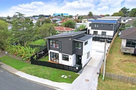 Photo of property in 3/29 Tudor Road, Henderson, Auckland, 0610