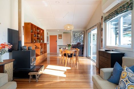 Photo of property in 104 Tollemache Road East, Longlands, Hastings, 4122