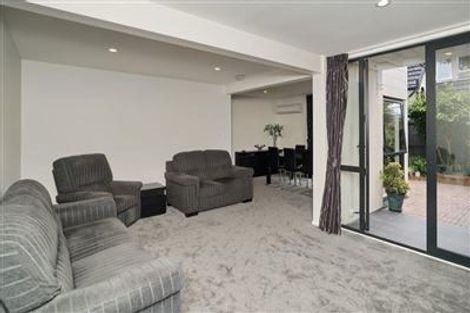 Photo of property in 76a Memorial Avenue, Ilam, Christchurch, 8053