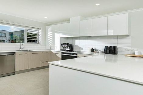 Photo of property in 47 Glidepath Road, Hobsonville, Auckland, 0616