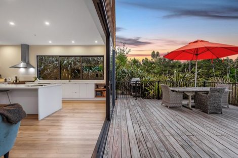 Photo of property in 39 Kent Terrace, Riverhead, 0820