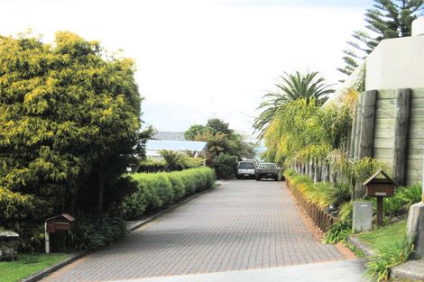 Photo of property in 11 Tupara Crescent, Kawaha Point, Rotorua, 3010