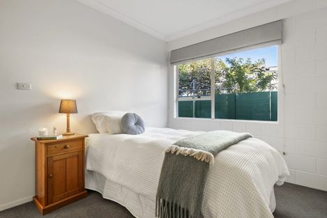 Photo of property in 1/33 Eversleigh Road, Belmont, Auckland, 0622