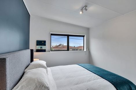 Photo of property in 35 Young Street, New Plymouth, 4310