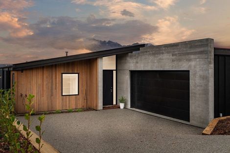 Photo of property in 15 Mills Road, Wanaka, 9305