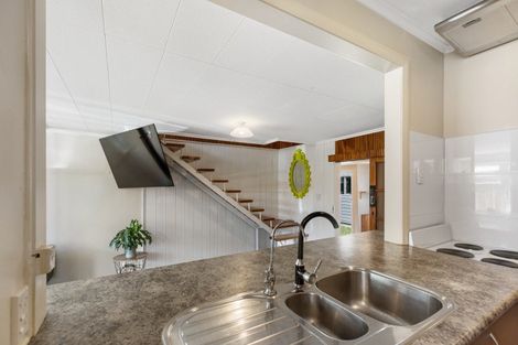 Photo of property in 9 Lewis Place, Highbury, Palmerston North, 4412