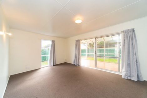 Photo of property in 4 Rhodes Drive, Kelvin Grove, Palmerston North, 4414