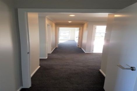 Photo of property in 14 Omaka Place, Aotea, Porirua, 5024