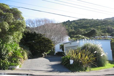 Photo of property in 27 Homewood Crescent, Karori, Wellington, 6012