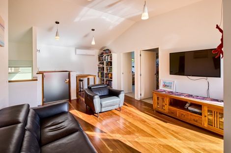 Photo of property in 74f Heretaunga Square, Silverstream, Upper Hutt, 5019