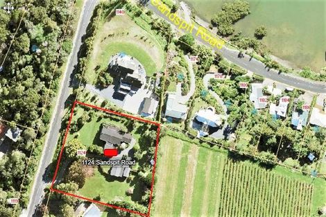 Photo of property in 1124 Sandspit Road, Sandspit, Warkworth, 0982