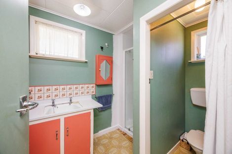 Photo of property in 72 Nash Parade, Foxton Beach, Foxton, 4815