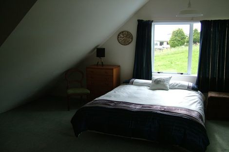 Photo of property in 135 Hillcrest Road, Hatfields Beach, Orewa, 0931