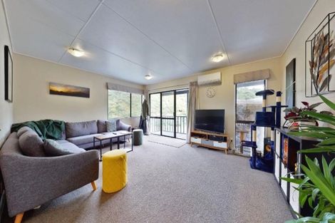 Photo of property in 117 Houghton Bay Road, Houghton Bay, Wellington, 6023