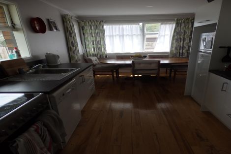 Photo of property in 281 Shakespeare Street, Leamington, Cambridge, 3432