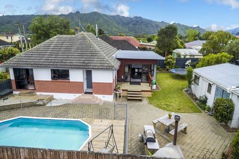 Photo of property in 20 Kashmir Avenue, Clouston Park, Upper Hutt, 5018