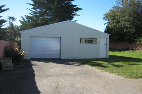 Photo of property in 5 Tawhiti Street, Hokio Beach, Levin, 5571