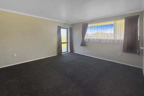 Photo of property in 32 Laward Road, Shannon, Palmerston North, 4474