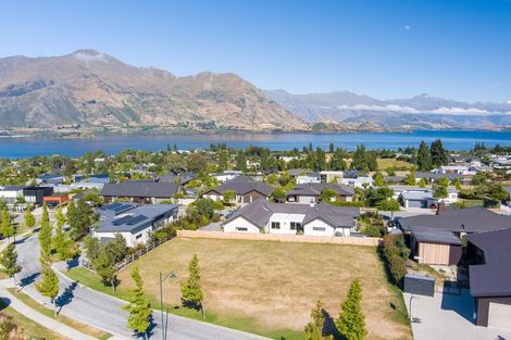 Photo of property in 3 Urquhart Place, Wanaka, 9305