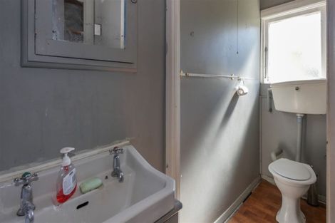 Photo of property in 15 Loyalty Street, Forbury, Dunedin, 9012