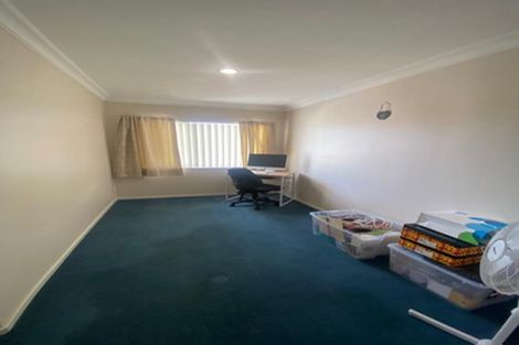 Photo of property in 3 Gendo Avenue, Henderson, Auckland, 0612