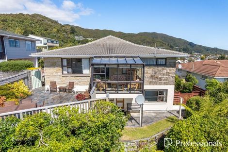 Photo of property in 7 Summit Road, Fairfield, Lower Hutt, 5011
