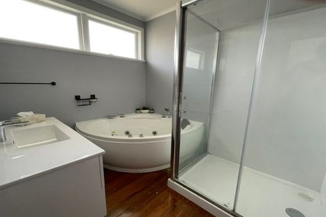 Photo of property in 11 Western View Court, Sunnyvale, Auckland, 0612