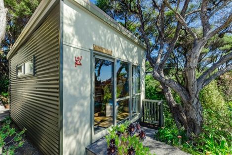 Photo of property in 2 Ocean Vista Lane, Paraparaumu, 5032