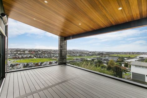 Photo of property in 98 Wainui Road, Silverdale, 0932