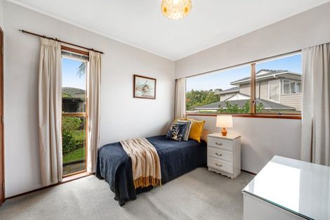Photo of property in 16 Tercel Place, Sunnyhills, Auckland, 2010