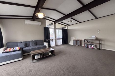 Photo of property in 23 Highfield Place, Avonhead, Christchurch, 8042