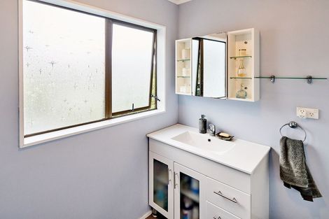 Photo of property in 6 Tortola Crescent, Grenada Village, Wellington, 6037