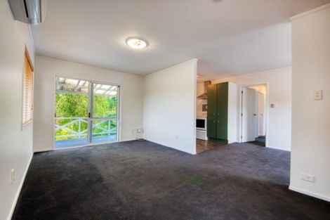 Photo of property in 8 Oakhaven Place, Ranui, Auckland, 0612