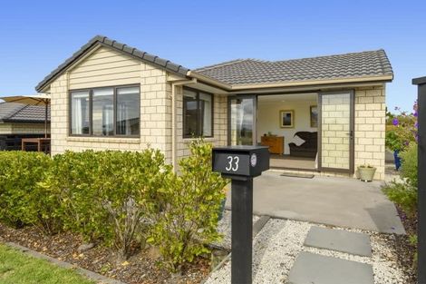 Photo of property in 33 Vista Close, Omokoroa, 3114