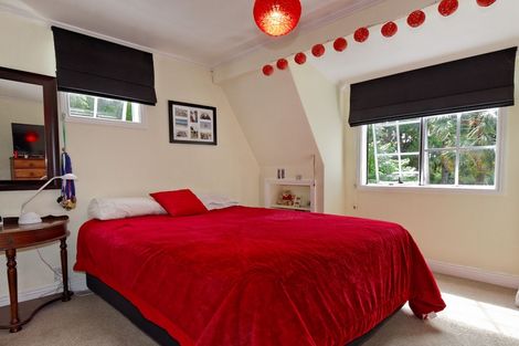 Photo of property in 31 Napuka Road, Henderson Valley, Auckland, 0612