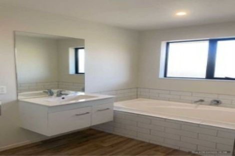 Photo of property in 10 Travertine Street, Cromwell, 9310