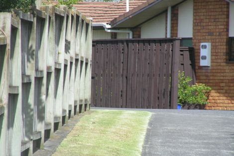 Photo of property in 26 Kennedy Avenue, Forrest Hill, Auckland, 0620