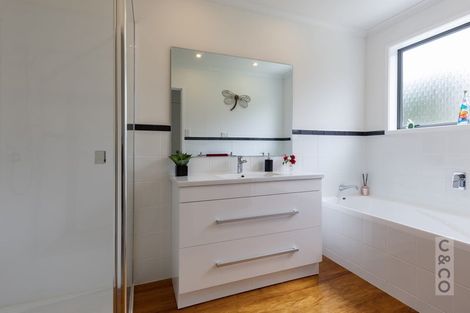 Photo of property in 371 Old North Road, Kumeu, 0892