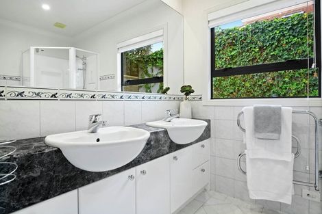 Photo of property in 3a The Mews, Shamrock Park, Auckland, 2016