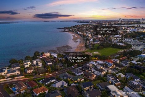 Photo of property in 3/28 Beach Road, Castor Bay, Auckland, 0620